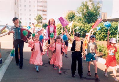 Фото с конкурса «Мы гуляем на участке» детского сада «Алсу» города Нурлата Республики Татарстан 